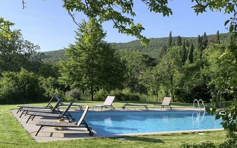 Podere i Prati: Árbol, Mueble Para Exteriores, Mueble, Piscina, Sombra, Ocio, Jardín, Sunlounger, Paisajismo, Eco Hotel