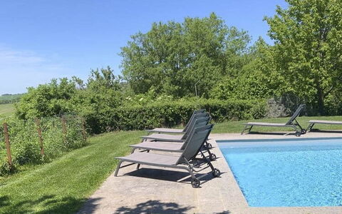 Podere i Prati: Mueble Para Exteriores, Arbusto, Mueble, Jardín, Piscina, Sombra, Césped, Sunlounger, Paisajismo