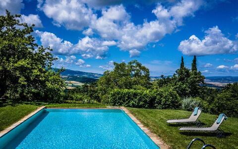 Podere i Prati: Azul, Piscina, Jardín, Eco Hotel, Paisajismo, Sombra, Fuente De Agua, Recurso, Hacienda, Cúmulo