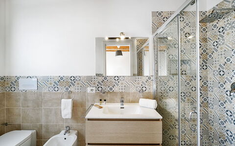 Villa Belvedere: Piso, Suelo, Diseño De Interiores, Arreglo De Tubería, Loseta, Baño, Plomería, Lavabo, Grifo, Mosaico