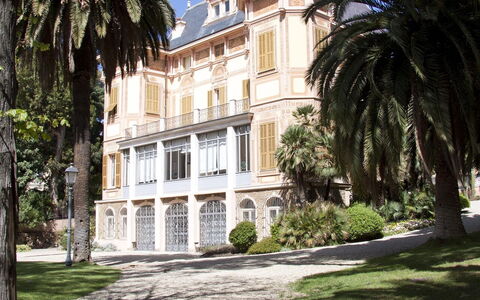 Casa Mimin, Vista Mare, Adults Only, Sanremo: Árbol, Barrio Residencial, Arbusto, Casa, Inmuebles, Mansión, Departamento, Plantas Leñosas, Condominio