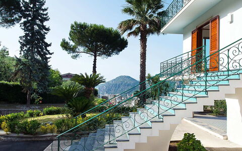Villa Sam: Pretil, Escalera, Balcón, Balaustre, Planta De Casa