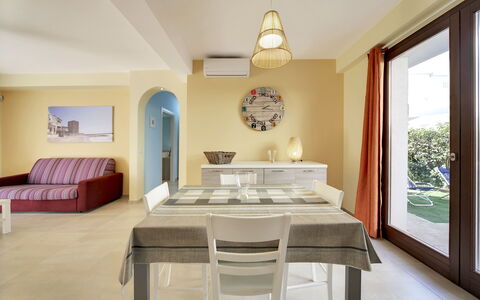 Borgo Vigata 1: Mueble, Diseño De Interiores, Piso, Suelo, Madera, Techo, Habitación, Mesa, Departamento, Silla