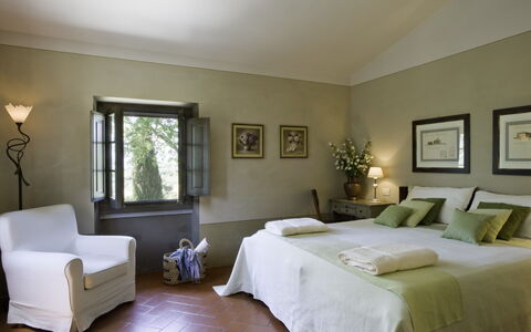 Villa Il Colto: Mueble, Diseño De Interiores, Cama, Pared, Habitación, Piso, Techo, Suelo, Habitación, Linos