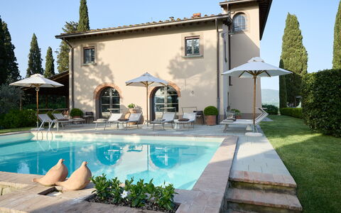Villa Il Colto: Piscina, Casa, Inmuebles, Jardín, Villa, Paisajismo, Patio, Mansión, Mueble Para Exteriores, Hacienda