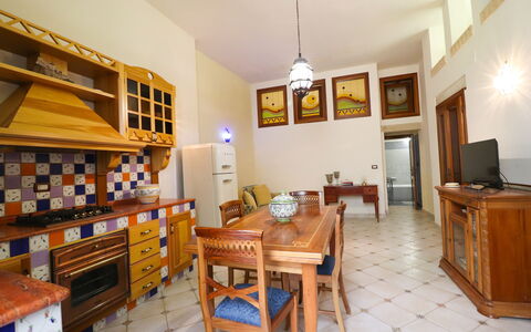 Cariddi Dimora Otranto: Piso, Diseño De Interiores, Mueble, Cocina, Madera, Suelo, Gabinetes, Mostrador, Techo, Habitación