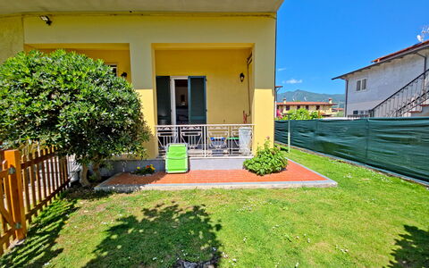 Casa Serena: Sombra, Balcón, Yarda, Patio Interior, Porche