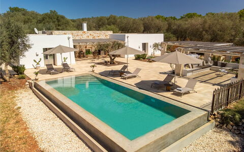 Villa Olivella: Piscina, Recurso, Casa, Inmuebles, Eco Hotel, Mueble Para Exteriores, Villa, Sunlounger, Paisajismo, Sombra
