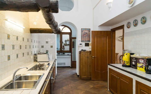 Villa Desideria: Diseño De Interiores, Cocina, Mostrador, Piso, Techo, Mueble, Suelo, Aparato De Cocina, Gabinetes, Encendiendo