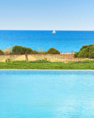 Villa Smeralda: Azul, Agua, Mar, Piscina, Costeras Y Los Accidentes Geográficos Oceánico, Ocio, Oceano, Recurso, Sombra, Costa