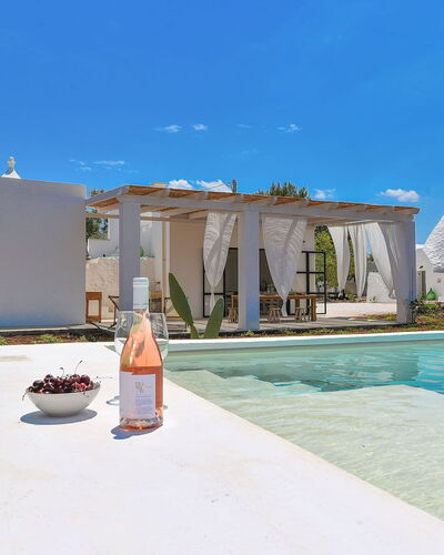 Trulli Fontana: Estructura Al Aire Libre, Villa, Piscina