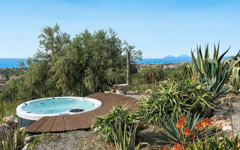 Villa Milo: Piscina, Recurso, Mueble Para Exteriores, Eco Hotel, Ocio, Silla, Paraguas, Paisajismo, Sombra, Ciudad De Vacaciones