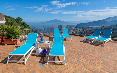 Villa Pietraluna: Azul, Recurso, Piscina, Balcón, Departamento, Mueble Para Exteriores, Eco Hotel, Hotel, Hacienda, Villa