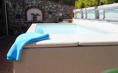 Villa Pietraluna: Piscina, Ocio, Mueble Para Exteriores, Maceta, Sombra, Jardín, Planta De Casa, Recurso, Patio Interior, Eco Hotel