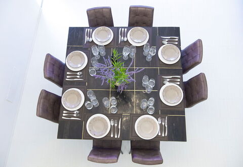 Villa del Fattore: Mueble, Mesa, Vajilla, Comedor, Cocina Y Comedor Mesa, Silla, Utensilios Para Servir, Vajilla, Material Natural, Plato