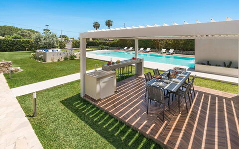 Villa Agorà: Sombra, Jardín, Mueble Para Exteriores, Ocio, Paisajismo, Recurso, Estructura Al Aire Libre, Patio Interior, Eco Hotel, Césped Artificial
