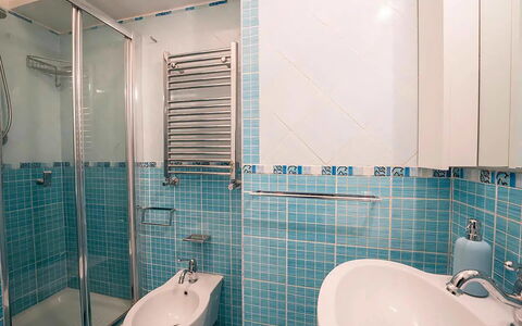 Casa Oscar: Baño, Arreglo De Tubería, Piso, Diseño De Interiores, Lavabo Del Baño, Suelo, Lavabo, Grifo, Plomería, Loseta