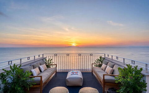 Casa Oscar: Agua, Cuerpo De Agua, Horizonte, Mueble, Mar, Mesa, Oceano, Silla, Costeras Y Los Accidentes Geográficos Oceánico, Mueble Para Exteriores