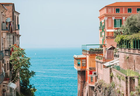 Casa Oscar: Azul, Tiempo De Día, Edificio, Ciudad, Barrio Residencial, Departamento, Barrio, Arquitectura, By, Verano