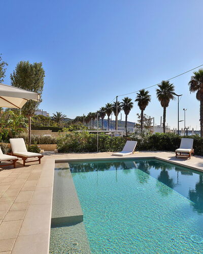Casa Leuca: Azul, Piscina, Recurso, Sunlounger, Mueble Para Exteriores, Eco Hotel, Sombra, Paraguas, Hotel, Villa