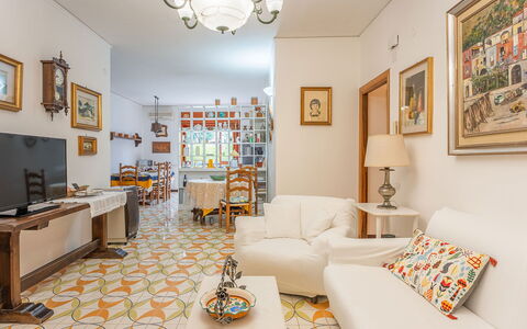Casa Lucio: Diseño De Interiores, Piso, Mueble, Suelo, Sala, Techo, Habitación, Sofá, Departamento, Encendiendo