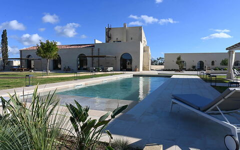 Masseria Loyola: Inmuebles, Paisajismo, Hacienda, Jardín, Hormigón, Villa, Yarda, Sombra, Patio, Mansión