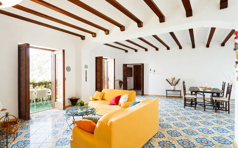 Casa Annalu: Piso, Mueble, Suelo, Diseño De Interiores, Casa, Puerta, Techo, Silla, Habitación, Sala