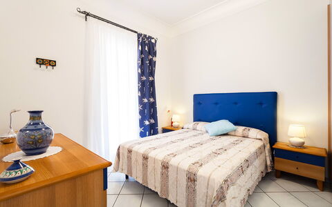 Casa Dorothea 1: Mueble, Diseño De Interiores, Habitación, Suelo, Piso, Cama, Habitación, Sábana, Lecho, Marco De La Cama