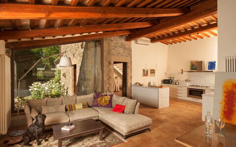 Villa Collombroso: Mueble, Diseño De Interiores, Piso, Pared, Sofá, Madera, Suelo, Techo, Sala, Habitación
