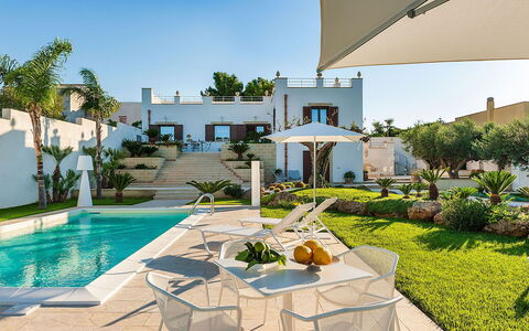 Villa la Pigna: Recurso, Piscina, Maceta, Inmuebles, Jardín, Paisajismo, Patio, Sombra, Eco Hotel, Villa