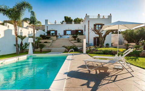 Villa la Pigna: Piscina, Recurso, Inmuebles, Jardín, Paisajismo, Maceta, Eco Hotel, Hacienda, Villa, Patio