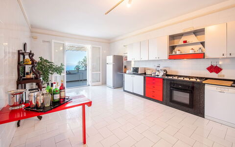 Villa Lamaro: Piso, Suelo, Diseño De Interiores, Techo, Departamento, Mueble, Habitación, Cocina, Casa, Suelos De Madera