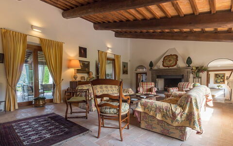 Villa Molinazzo 10: Mueble, Casa, Casa, Encendiendo, Silla, Mesa, Piso, Sala, Planta De Casa, Maceta