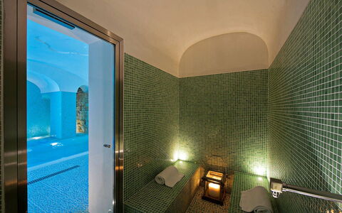 Villa Moresca: Piso, Suelo, Material Compuesto, Piscina, Loseta, Techo, Recurso, Hotel, Diseño, Bañera