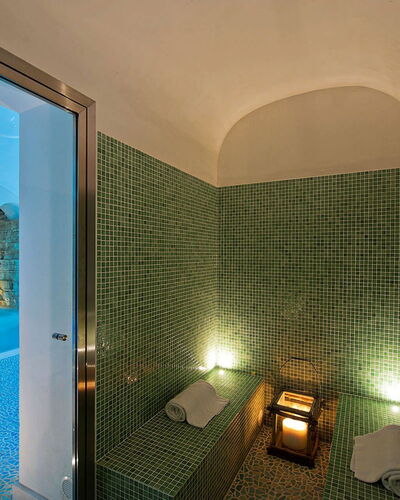 Villa Moresca: Piso, Suelo, Material Compuesto, Piscina, Loseta, Techo, Recurso, Hotel, Diseño, Bañera