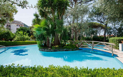 Apartment Alan: Piscina, Recurso, Jardín, Eco Hotel, Sombra, Paisajismo, Hacienda, Yarda, Hotel