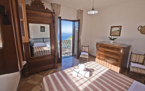 Casa 2 Ulivi: Mueble, Mar, Suelo, Oceano, Departamento, Habitación, Costa, Silla, Cama, Recurso