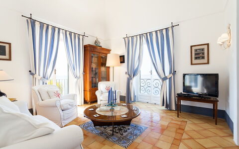 Casa Bellevue: Mueble, Diseño De Interiores, Piso, Suelo, Sala, Silla, Habitación, Techo, Mesa, Sofá