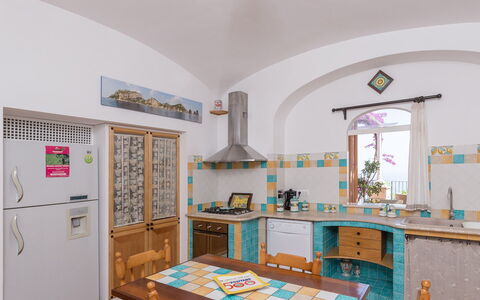 Casa Gemma: Diseño De Interiores, Mueble, Piso, Cocina, Madera, Techo, Suelo, Mostrador, Habitación, Gabinetes