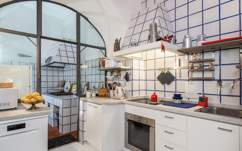 Casa Giardino: Diseño De Interiores, Cocina, Techo, Piso, Mostrador, Loseta, Aparato De Cocina, Gabinetes, Planta De Casa, Diseño