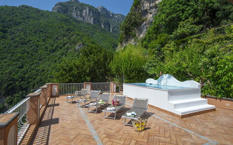 Casa Gioia: Accidentes Geográficos Montañosas, Montaña, Colina, Cordillera, Piscina, Recurso, Hill Station, Valle, Eco Hotel, Cresta