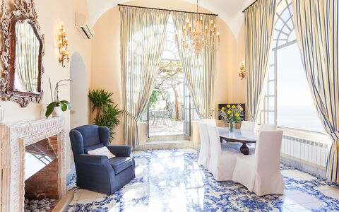 Casa la Sponda: Piso, Mueble, Diseño De Interiores, Suelo, Encendiendo, Silla, Mesa, Techo, Habitación, Sala