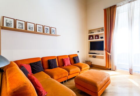 Casa Rossella: Mueble, Diseño De Interiores, Sofá, Piso, Madera, Sala, Suelo, Habitación, Encendiendo, Casa