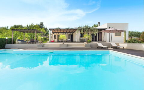 Villa Almond: Piscina, Recurso, Mueble Para Exteriores, Eco Hotel, Material Compuesto, Ocio, Sombra, Inmuebles, Villa, Patio