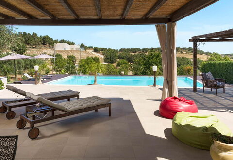 Villa Almond: Piscina, Mueble, Mueble Para Exteriores, Recurso, Silla, Ocio, Sombra, Sunlounger, Eco Hotel, Patio