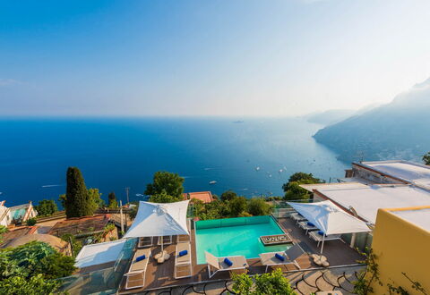 Villa Amanda: Piscina, Recurso, Costeras Y Los Accidentes Geográficos Oceánico, Mar, Costa, Vista Panorámica, Fotografía Aérea, Eco Hotel, Oceano