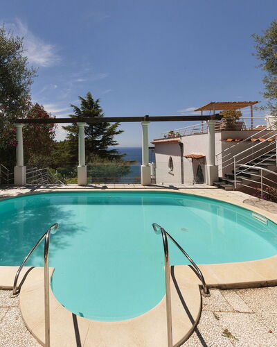 Villa Avion: Azul, Piscina, Material Compuesto, Recurso, Sombra, Mueble Para Exteriores, Eco Hotel, Villa, Ciudad De Vacaciones, Hacienda