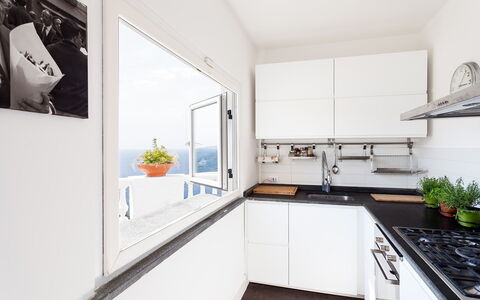 Casa Mariavittoria: Cocina, Electrodoméstico, Piso, Aparato De Cocina, Diseño De Interiores, Mostrador, Mueble, Suelo, Casa, Departamento