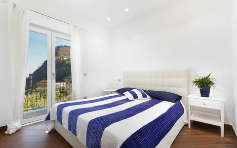 Villa del Saraceno: Cama, Mueble, Habitación, Diseño De Interiores, Lecho, Sábana, Madera, Linos, Suelo, Piso