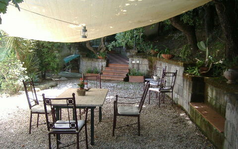 Villa Ettore: Mueble, Mesa, Silla, Mueble Para Exteriores, Mesa Al Aire Libre, Sombra, Patio Interior, Jardín, Losa, Mesa De Café